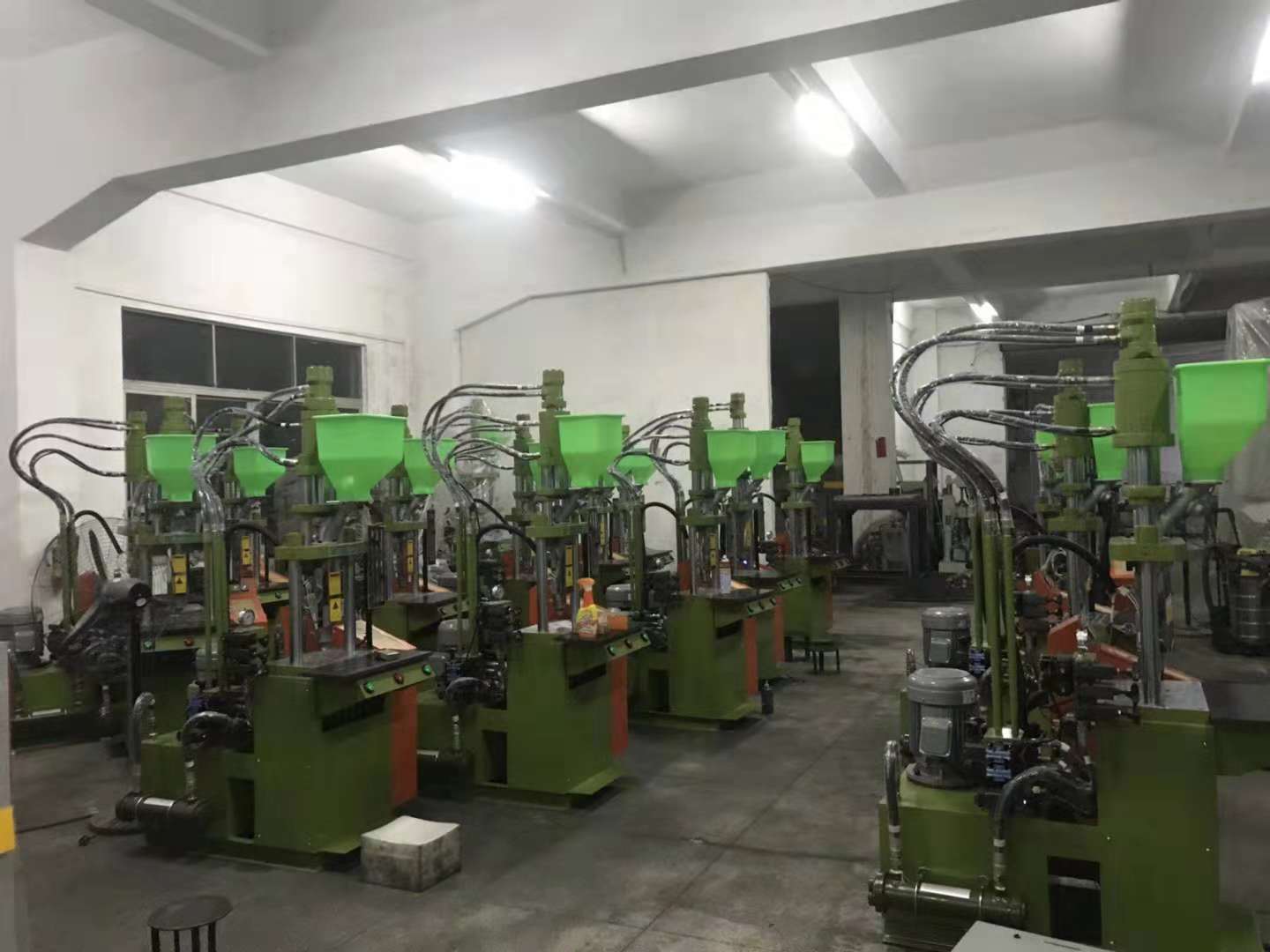 注塑機(jī)螺桿斷裂的常見原因有哪些？